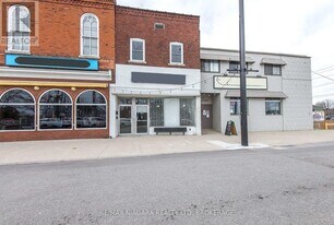 264 West St in Port Colborne, ON - Building Photo