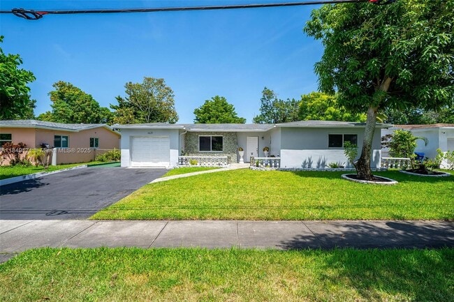 1420 NW 56th Ave in Lauderhill, FL - Building Photo - Building Photo