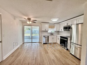 206 Lexington St in Oldsmar, FL - Building Photo - Building Photo