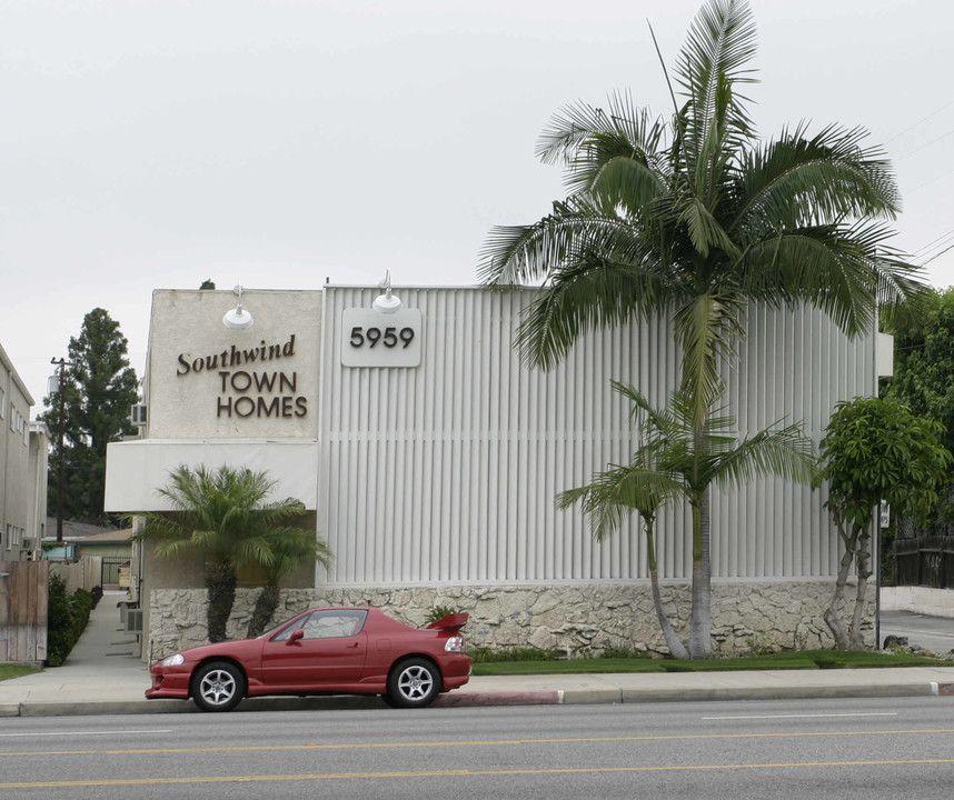 Southwind Townhomes in Lakewood, CA - Building Photo