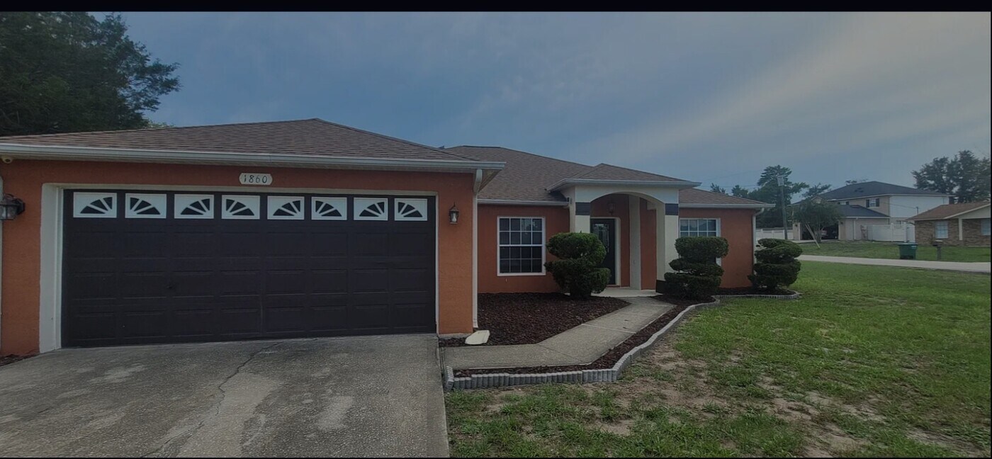 1860 Amero Ave in Deltona, FL - Building Photo