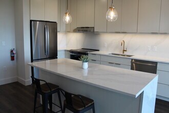 125 Cambrian Way, Unit 616 in Burlington, VT - Foto de edificio - Building Photo