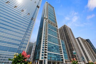 340 E Randolph St in Chicago, IL - Building Photo