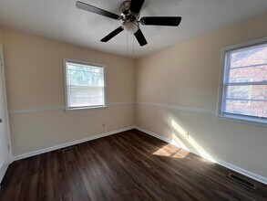 944 Lark Dr in Fayetteville, NC - Building Photo - Building Photo