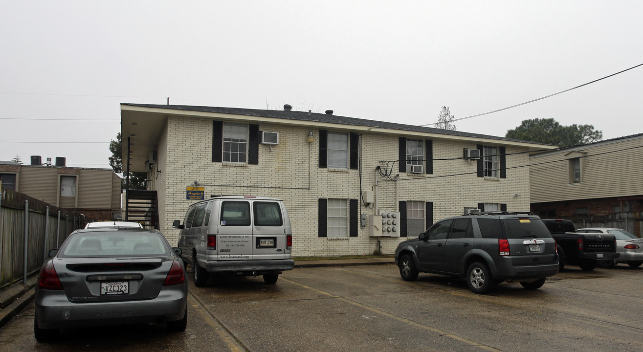 1348 Lake Ave in Metairie, LA - Building Photo