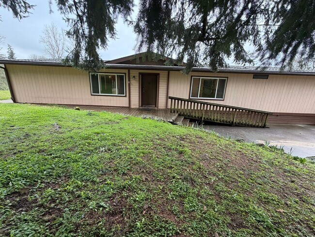 38754 S Ruby Loop in Scio, OR - Building Photo - Building Photo