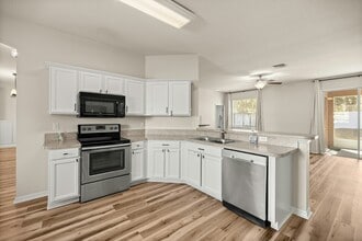 3008 NE 24th Pl in Ocala, FL - Building Photo - Building Photo