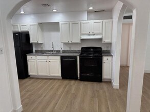 405 San Pablo Dr in Las Vegas, NV - Building Photo - Building Photo