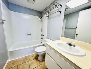 17057 S Vermont Ave in Gardena, CA - Building Photo - Building Photo