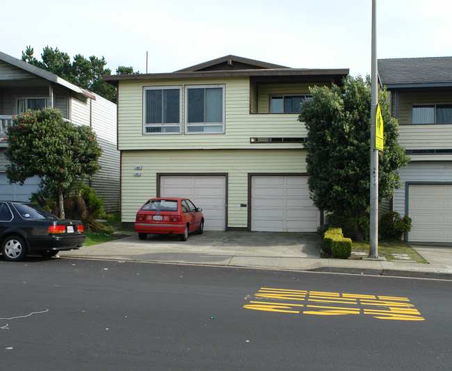 391 Shipley Ave in Daly City, CA - Foto de edificio - Building Photo