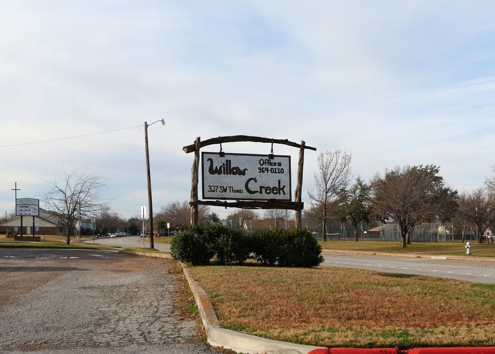 Willow Creek in Burleson, TX - Building Photo