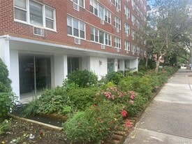 172-70 Highland Ave in Queens, NY - Building Photo