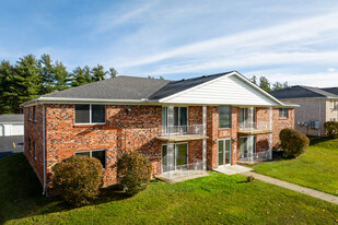 Oakridge Estates in West Seneca, NY - Building Photo