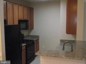 4870 Eisenhower Ave-Unit -208 in Alexandria, VA - Building Photo - Building Photo