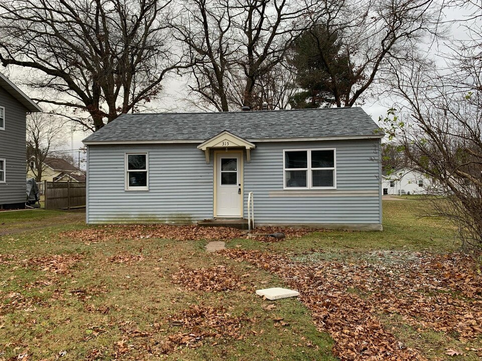 315 2nd Ave in Chippewa Falls, WI - Building Photo