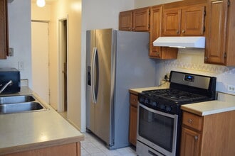 742 Edgelake Point in Schaumburg, IL - Building Photo - Building Photo
