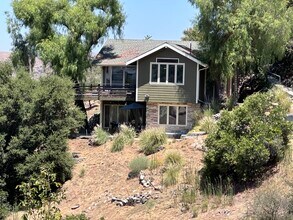 28921 Crest Dr in Agoura Hills, CA - Building Photo - Building Photo