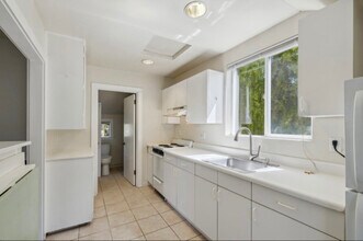 403 13th Ave in Santa Cruz, CA - Building Photo - Building Photo