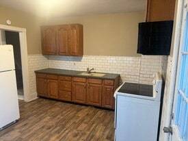 704 Ridge St in Freeland, PA - Building Photo