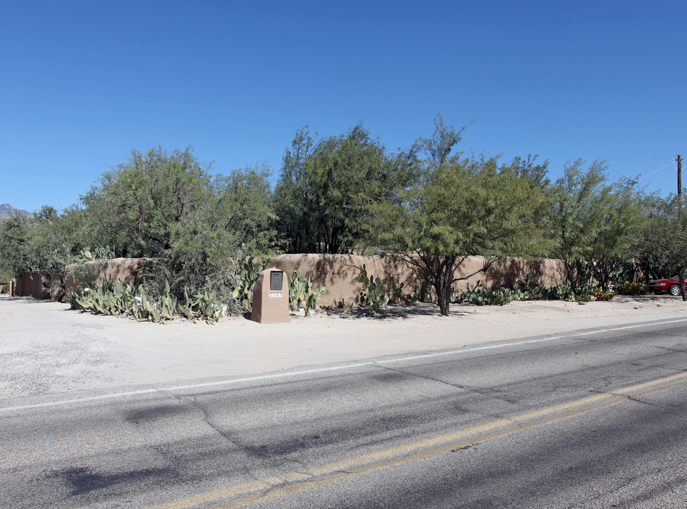 5349 E Ft. Lowell in Tucson, AZ - Building Photo