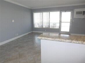 2841 NE 32nd St, Unit 18 in Fort Lauderdale, FL - Building Photo - Building Photo