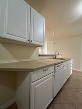 1011 Andalusia Blvd in Cape Coral, FL - Foto de edificio - Building Photo