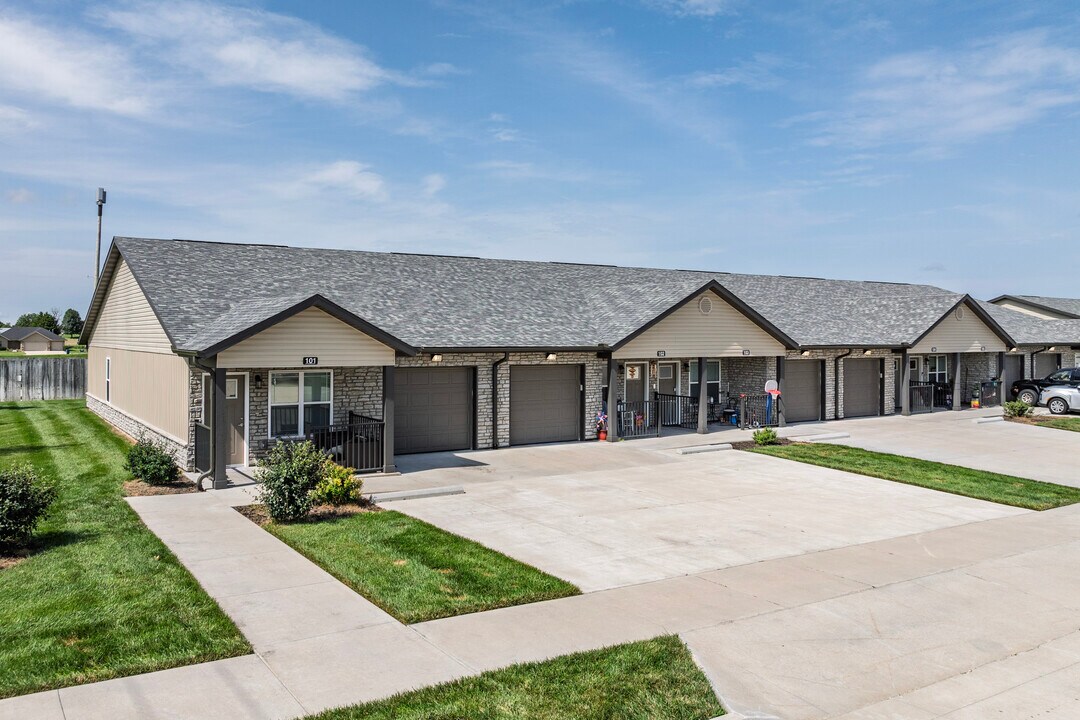 Logan West Apartments in Rogersville, MO - Building Photo