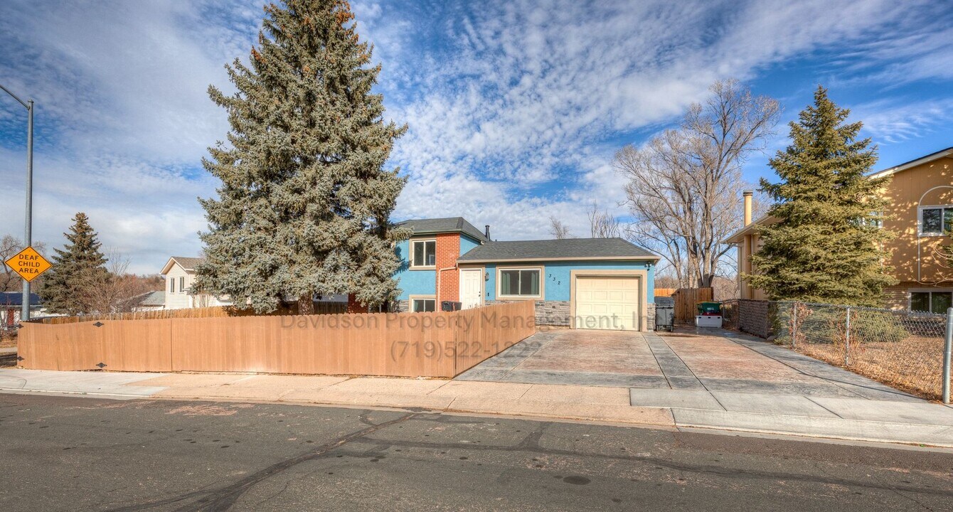 332 Longfellow Dr in Colorado Springs, CO - Building Photo