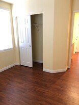 6005 Secret Island Dr in Las Vegas, NV - Building Photo