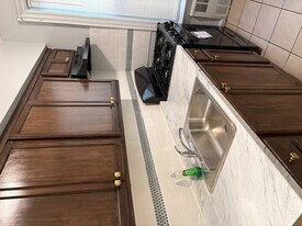 176 E 93rd St in Brooklyn, NY - Building Photo