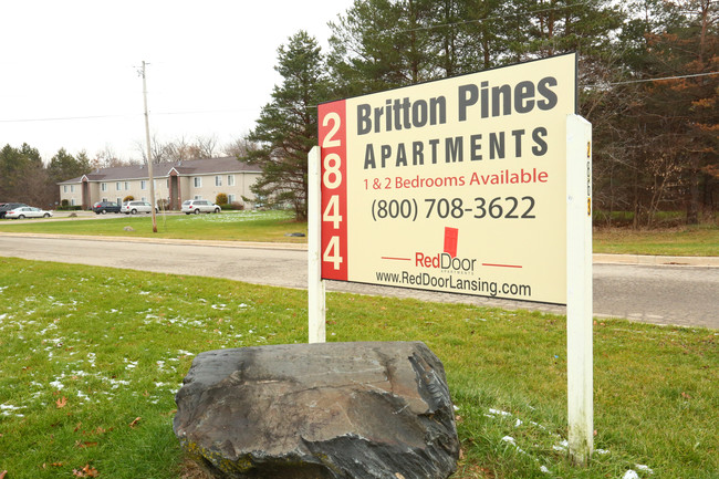 Britton Pines in Perry, MI - Building Photo - Building Photo