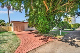 331 189th Ter in Sunny Isles Beach, FL - Building Photo