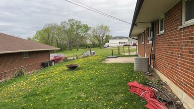 5983 Harshmanville Rd in Dayton, OH - Building Photo - Building Photo