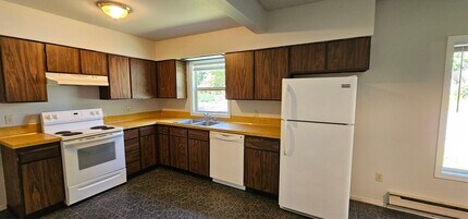 18950 Brockton Ave NE in Suquamish, WA - Building Photo - Building Photo