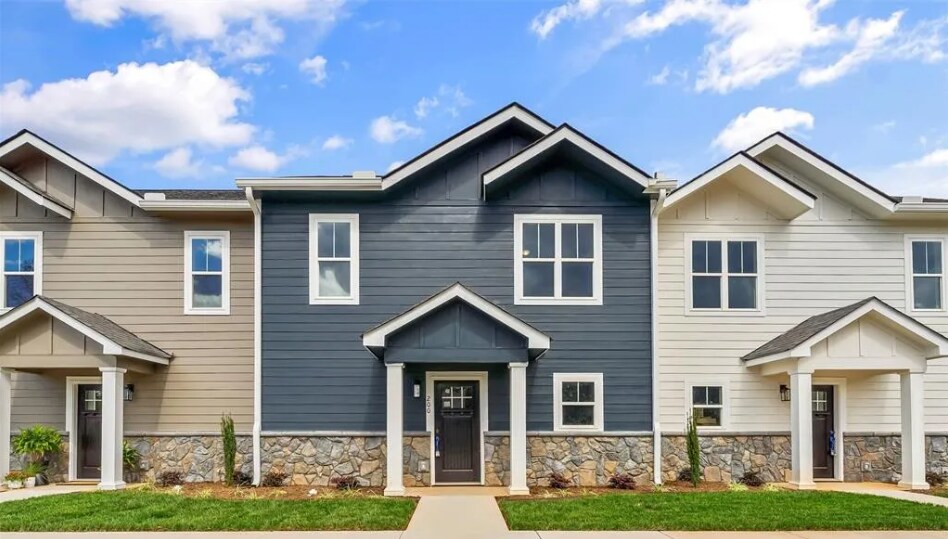 198 Beacon Ave in Morganton, NC - Building Photo