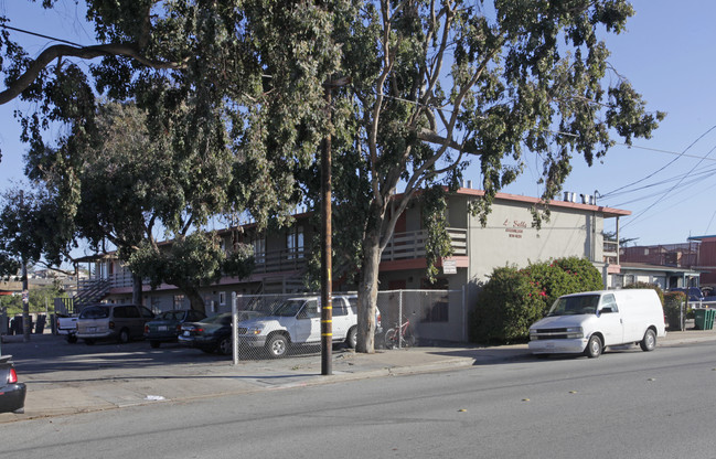 1211-1221 La Salle Ave in Seaside, CA - Foto de edificio - Building Photo