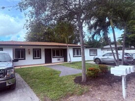 1801 NE 25th Ave in Pompano Beach, FL - Building Photo
