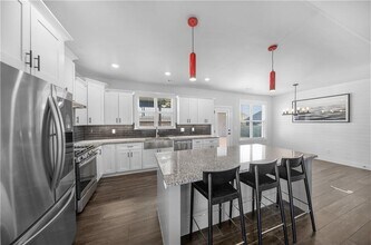 1140 Hope St in Centerton, AR - Building Photo - Building Photo