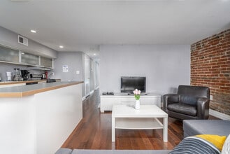 2452 1/2 18th St NW in Washington, DC - Building Photo - Building Photo
