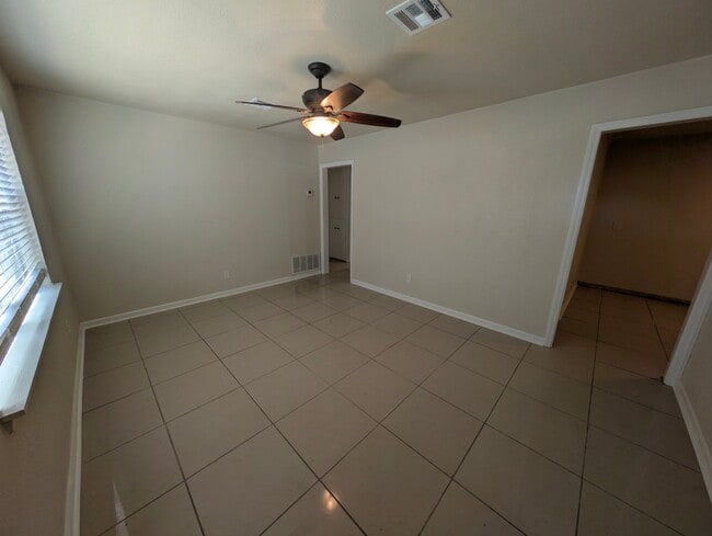 717 S Midwest Blvd in Midwest City, OK - Building Photo - Building Photo