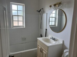 224 Conniston Rd-Unit -3 in West Palm Beach, FL - Building Photo - Building Photo