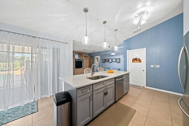 148 Ponce De Leon St in Royal Palm Beach, FL - Foto de edificio - Building Photo