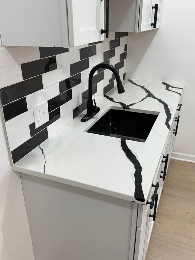 1447 W 101st St, Unit #2 Upper Unit