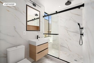 18-11 21st Dr in Queens, NY - Building Photo - Building Photo