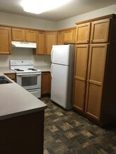 302 E 9th St, Unit B in Westfield, WI - Building Photo - Building Photo