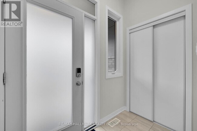 1076 Curraglass Walk in Ottawa, ON - Building Photo - Building Photo