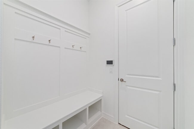 property at 2925 Gleason Ter Ln
