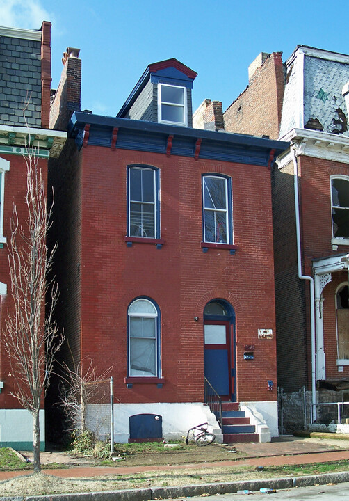 1911 Bremen Avenue in St. Louis, MO - Building Photo