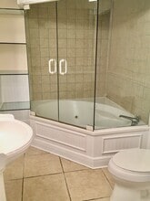 8 Hilton Haven Rd in Key West, FL - Foto de edificio - Building Photo