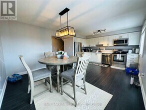49-49 Ferndale Dr S in Barrie, ON - Building Photo - Building Photo